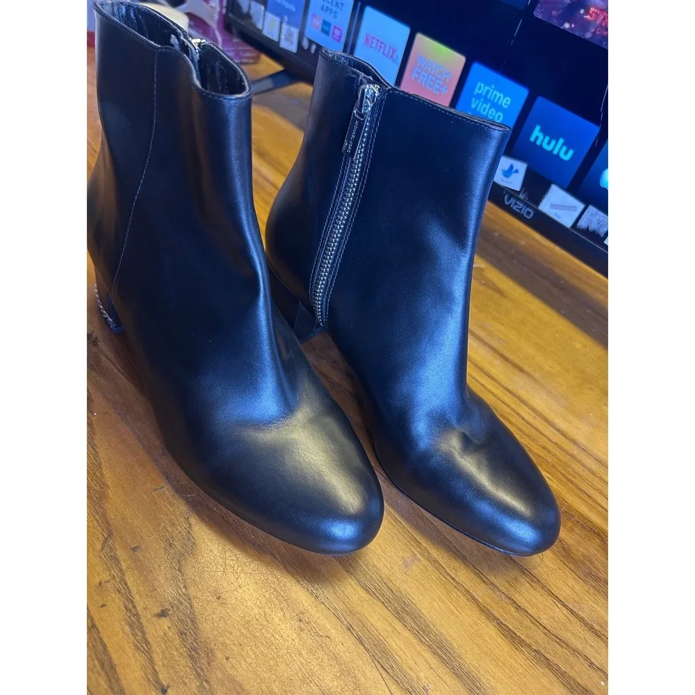 Michael Kors‎ Jilly Ankle Boots Women 7.5M Black Leather Chain Heel